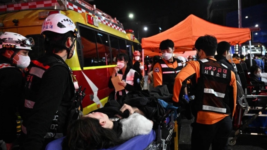 Giẫm đạp ở Hàn Quốc: Xác định danh tính hầu hết nạn nhân, nhiều nước chia buồn